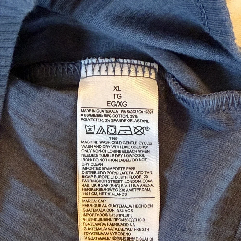 GAP Navy Ribbed Sleeveless Top - Picture 4 of 4